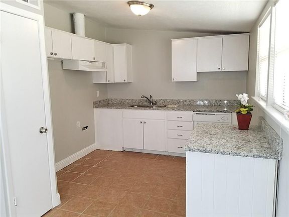 2nd image of 533 Henderson Cir