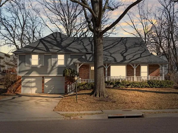 5619 Foster St, Overland Park, KS 66202