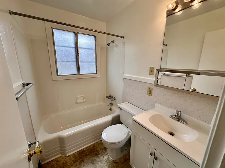 502 Elmhurst Rd — Photo 7