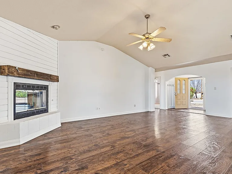 1441 Arroyo Seco — Photo 3