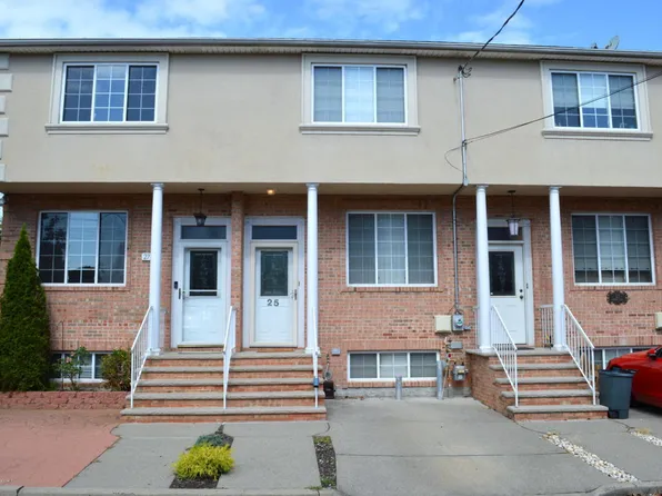 25 Knight Loop, Staten Island, NY 10306