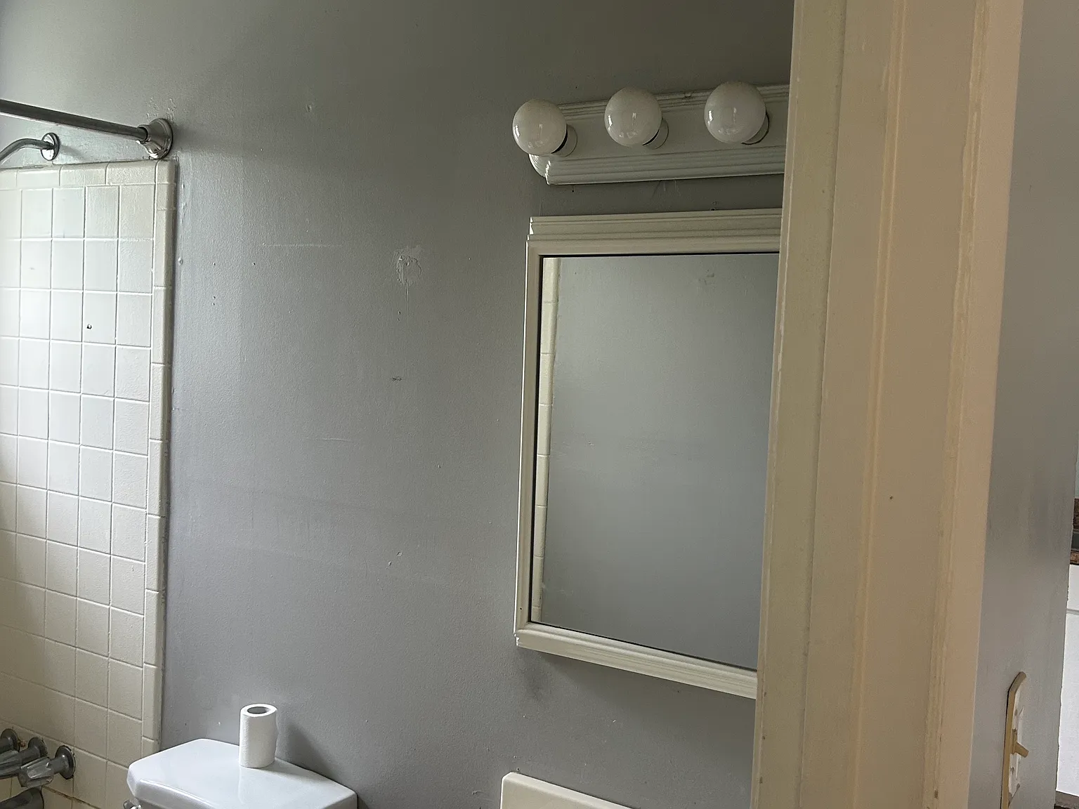 2 bed, 900 sqft, $1,050 — Photo 2