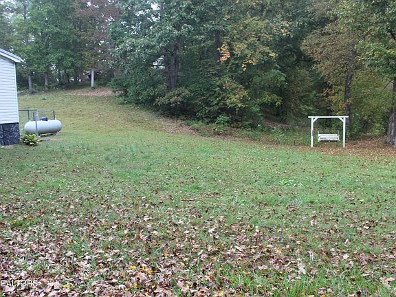 5th image of 211 Carrview Ln