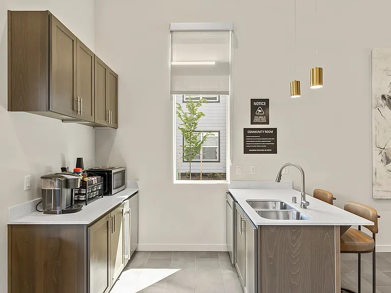 Jailen's Pointe Apartments — Photo 42
