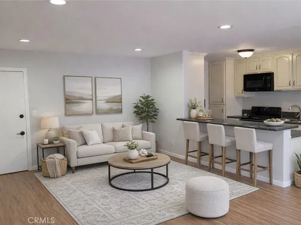 5403 Newcastle Ave APT 12, Encino, CA 91316