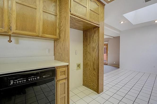 2nd image of 1312 Glenville Cir