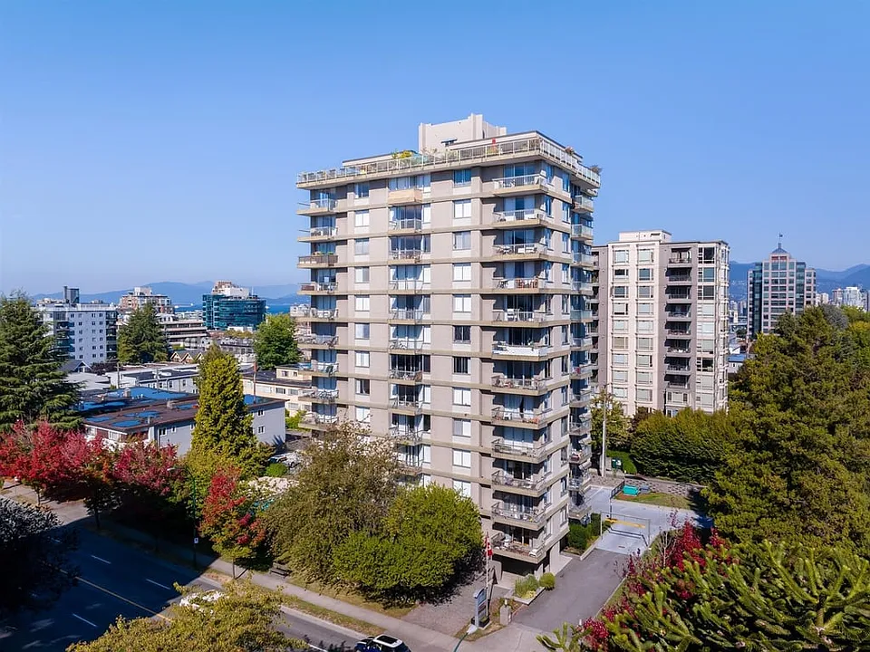 1305 W 12th Ave