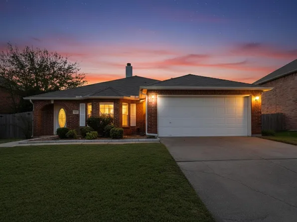 328 Cortland Cir, Roanoke, TX 76262