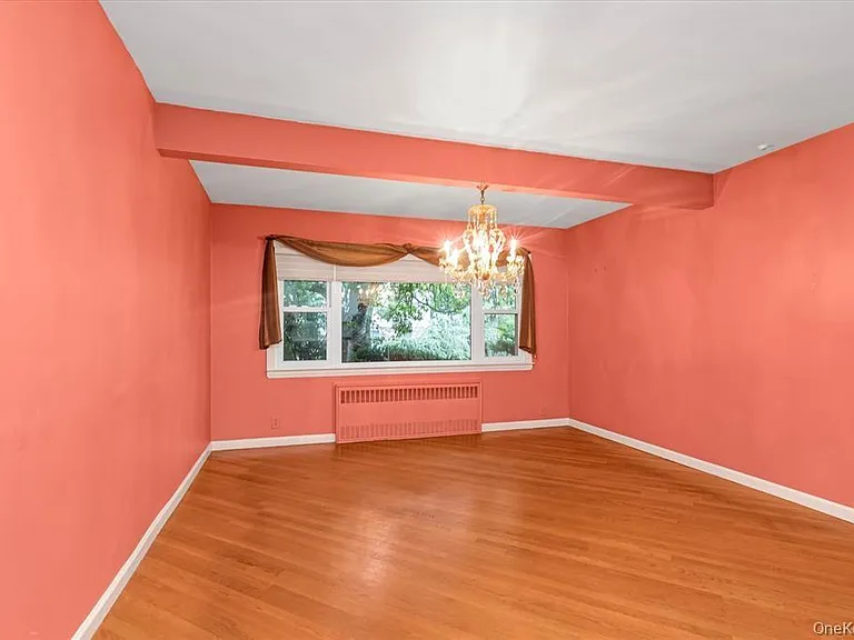709 Carlyle St — Photo 3