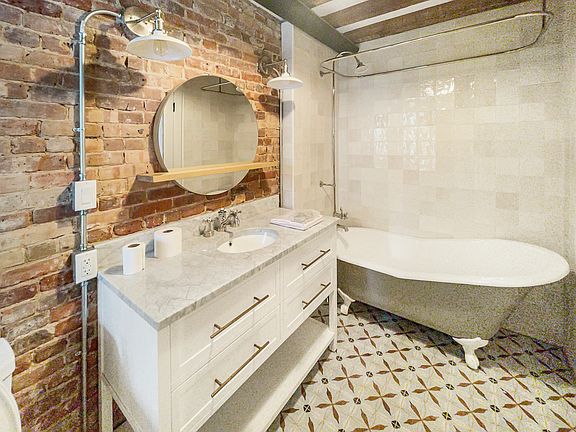 5th image of 185 Patchen Ave #1