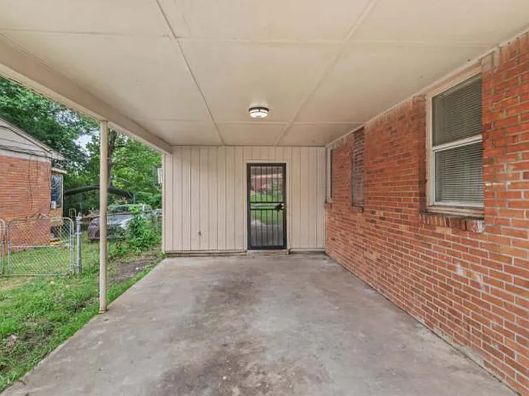 2314 Pendleton St — Photo 14