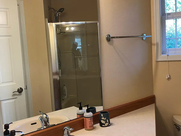 Private ensuite bathroom