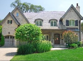 445 Ridge Ave, Clarendon Hills, IL 60514