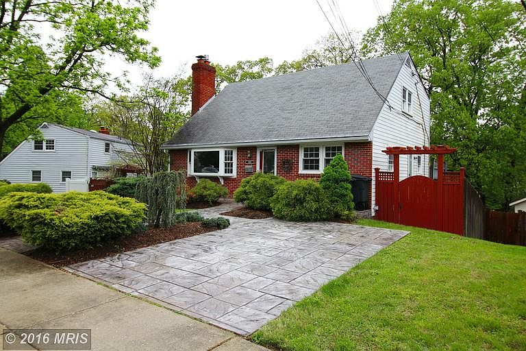 2nd image of 10522 Edgemont Dr