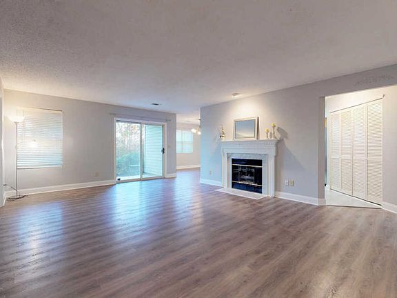 5th image of 417 Waters Edge Dr #17D