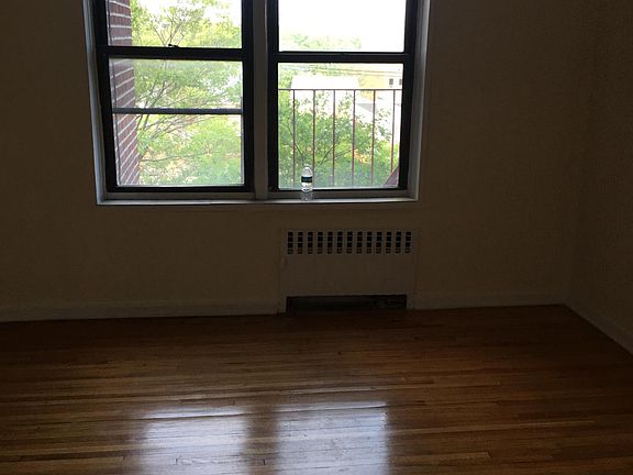 living room /bedroom