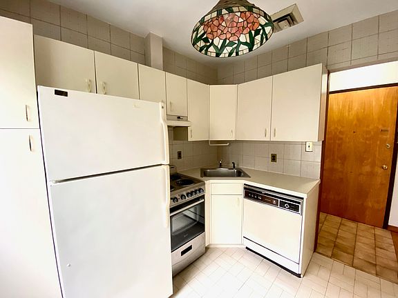 5th image of 146 E 84th St #2