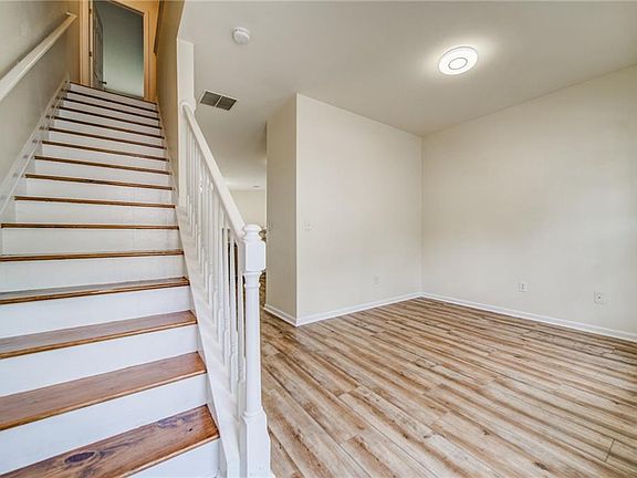 3rd image of 3285 Hidden Cove Cir