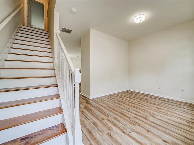 3285 Hidden Cove Cir — Photo 3