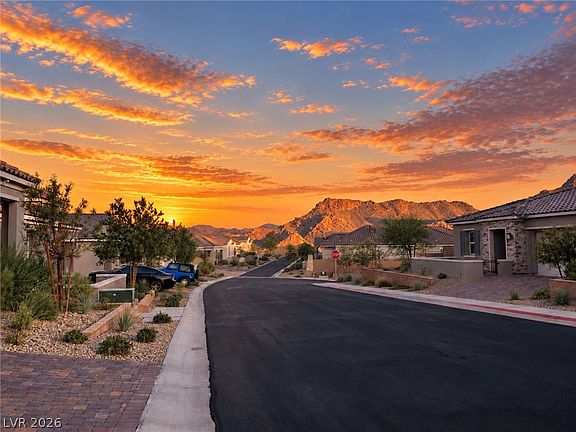 4th image of 89 Cathedral Wash Pl