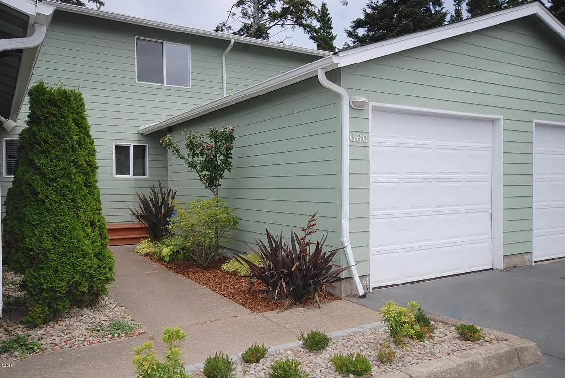 66 NW 33rd Pl Unit C photo 1