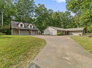 590 Great Country Estate Rd, Hawesville, KY 42348