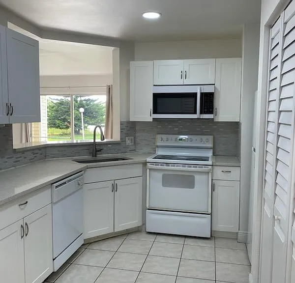 3441 NW 44th St #103 — Photo 8