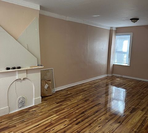 3rd image of 1620 French St