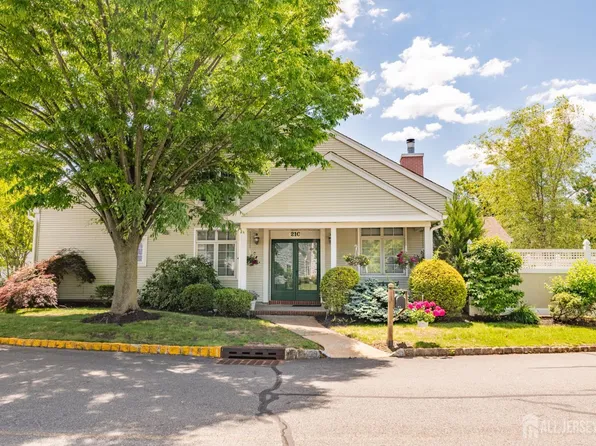 21 Rutland Ln #C, Monroe Township, NJ 08831