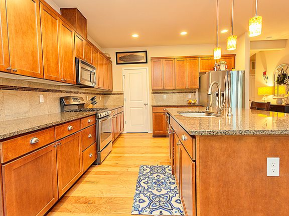 5th image of 5031 79th Ave NE