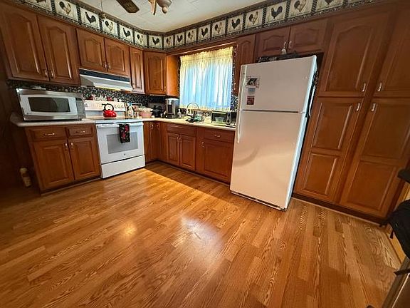 3rd image of 30 Keystone Ave