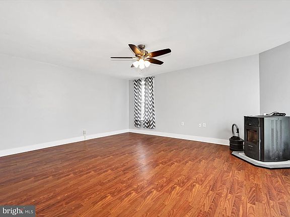 4th image of 48 N 3rd St