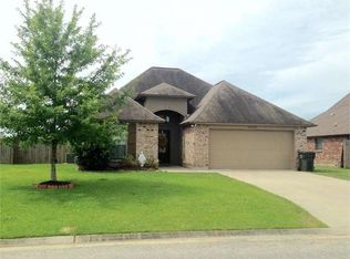 41445 Hearthstone Ave, Prairieville, LA 70769