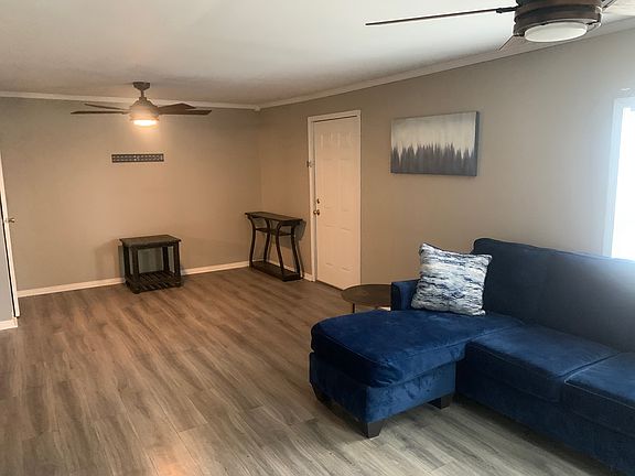 Living Room, Image 2