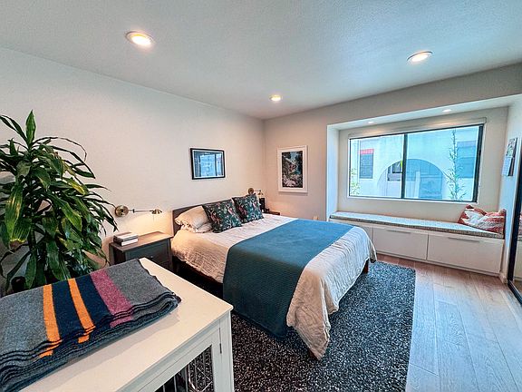 2nd image of 701 Kettner Blvd Unit 12