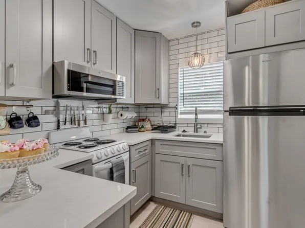 1702 E Woodside Dr APT 2, Holladay, UT 84124