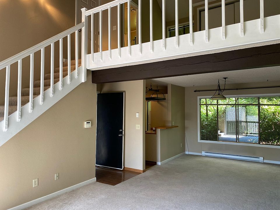 Looking toward kitchen/dining room.