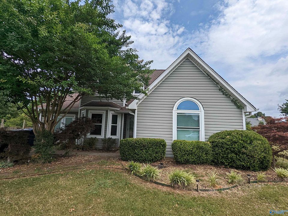 1st image of 2621 Reabok Cir SW
