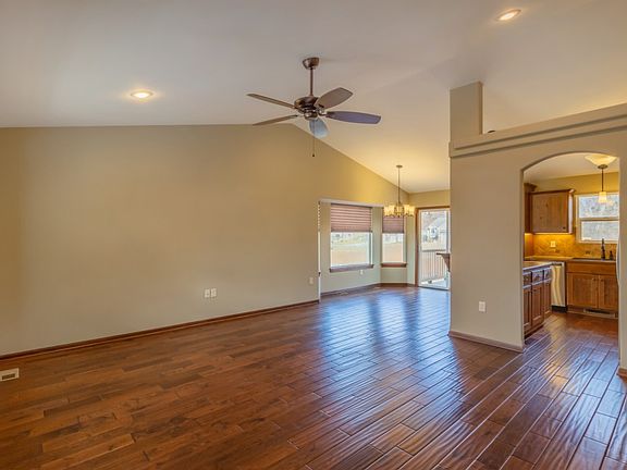 4th image of 5024 Bramblewood Dr