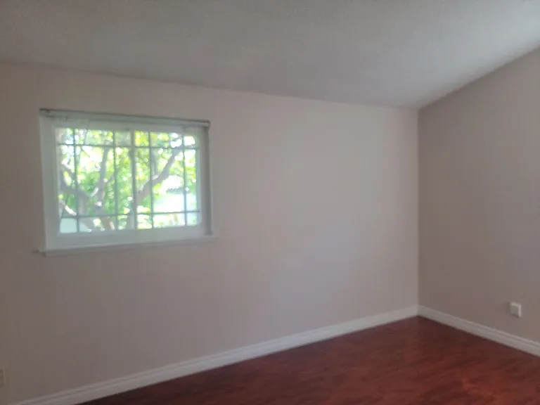 11427 Stranwood Ave — Photo 10