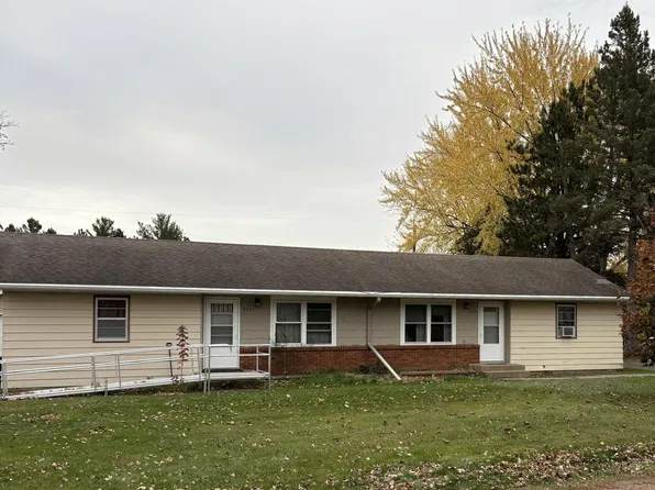 511 Barry Ave, Hinckley, MN 55037