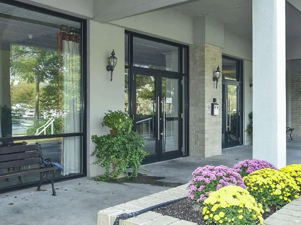619 King St APT 901, Columbia, SC 29205
