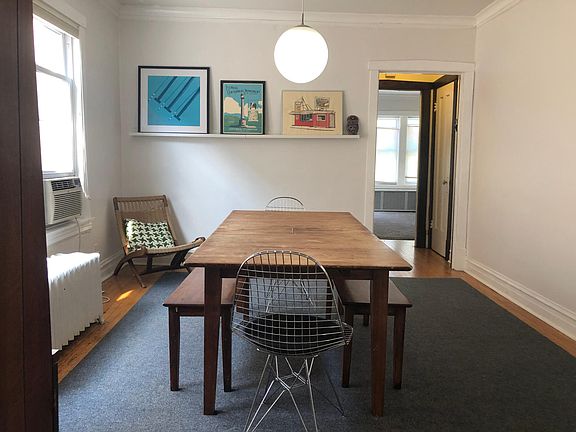 4th image of 2653 N Avers Ave #2