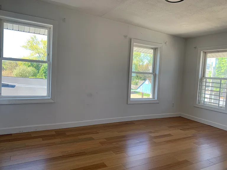 14 Bayville Ave #5 — Photo 8