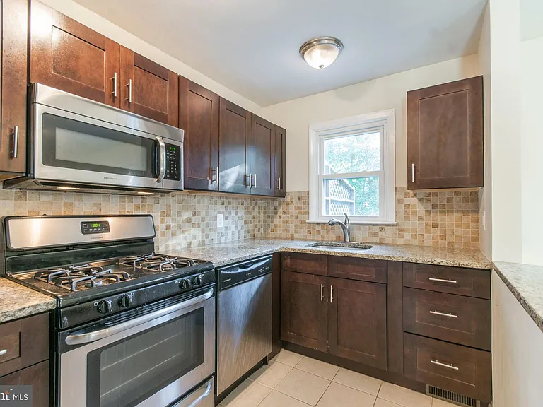 149 N Harrison St — Photo 6