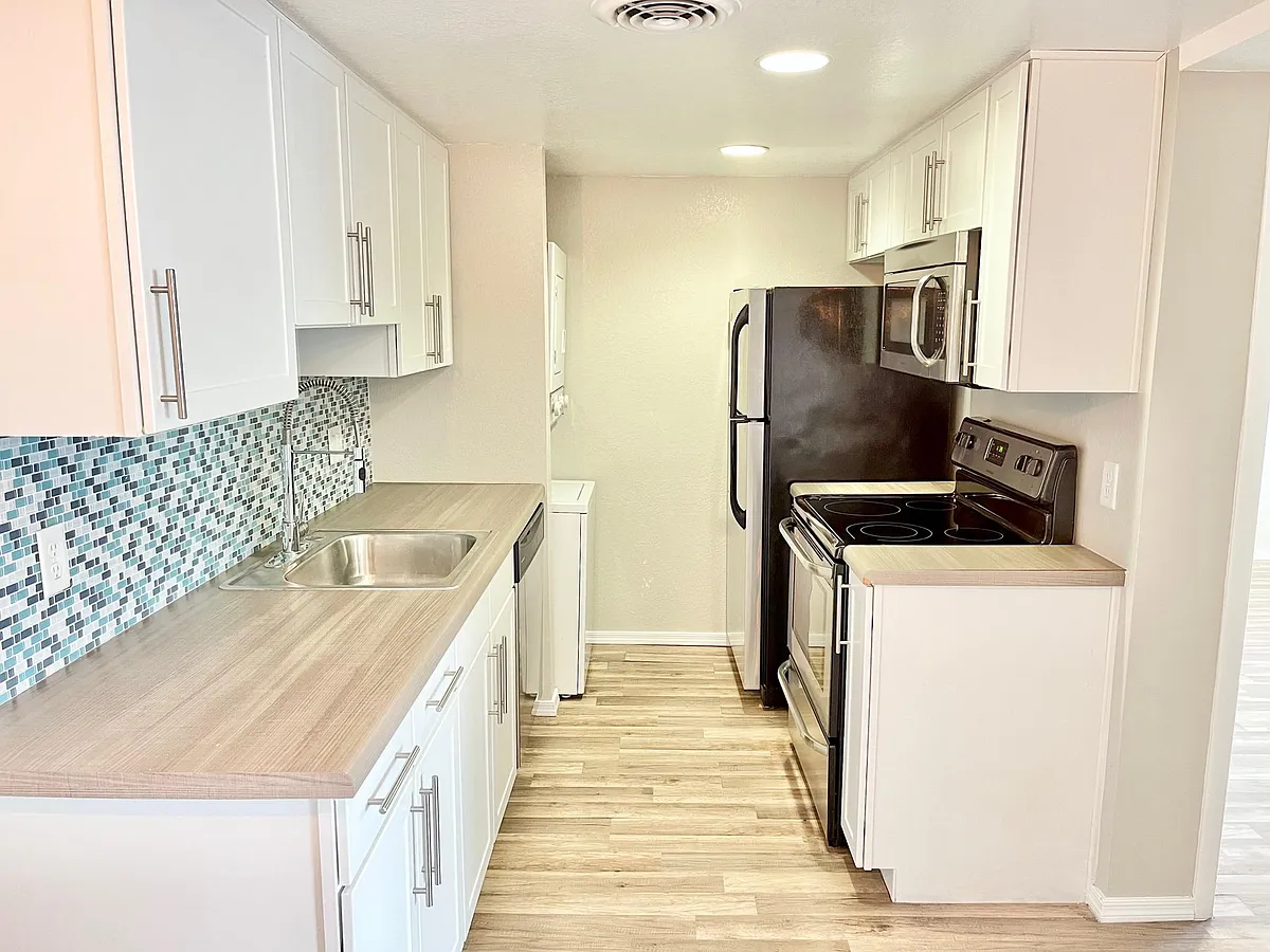 Building Photo - 4127 N 9th Ave #9