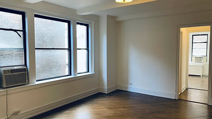 Rented by R New York | media 3