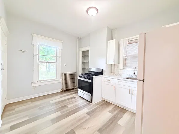 68 Wegman Ct #1E, Jersey City, NJ 07305