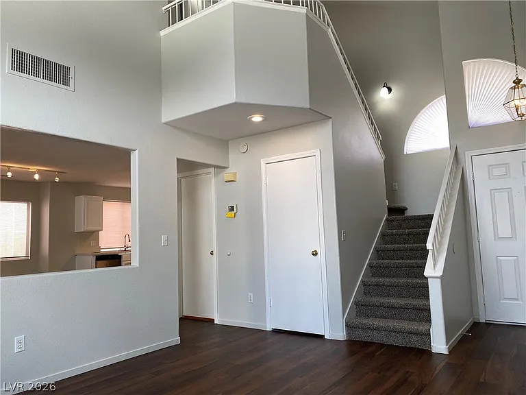1904 Cedar Bluffs Way — Photo 3