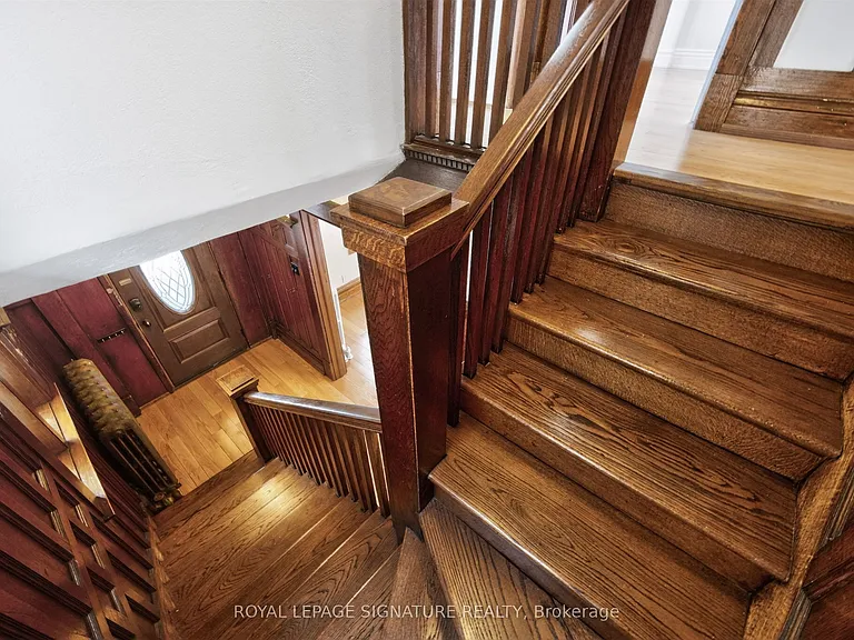 426 Armadale Ave — Photo 22